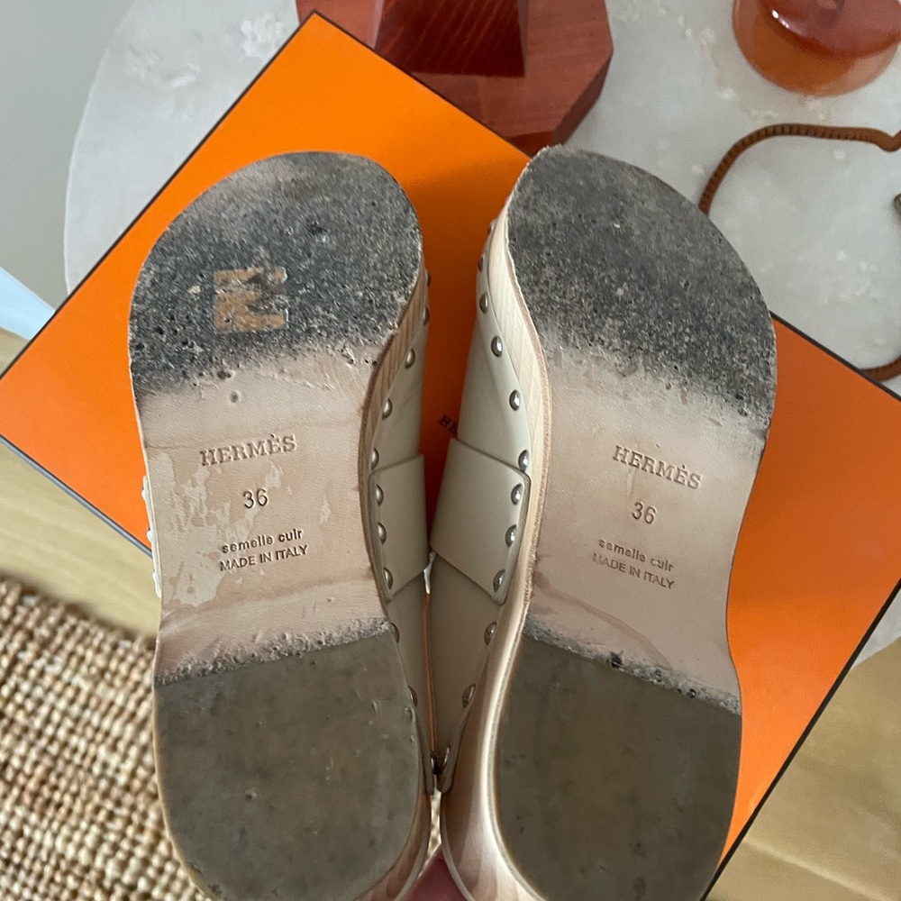 Hermes leather Calya clogs in beige color
36/ US 6 - Picture 5 of 7